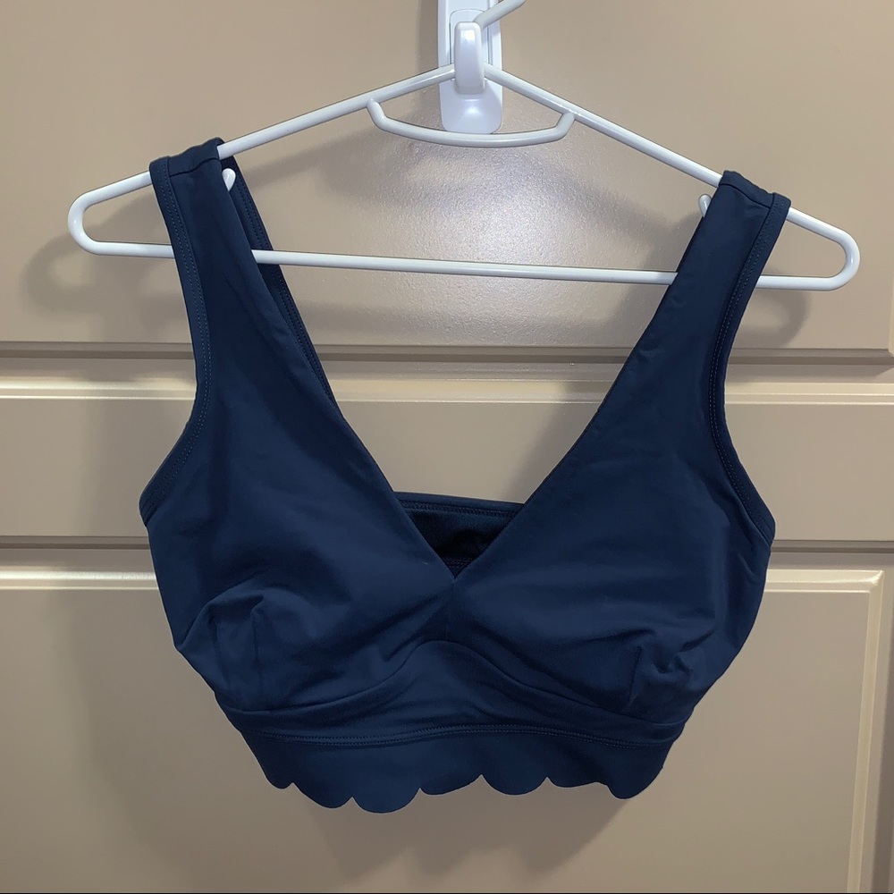 JoyLab scalloped sports bra navy blue sz small